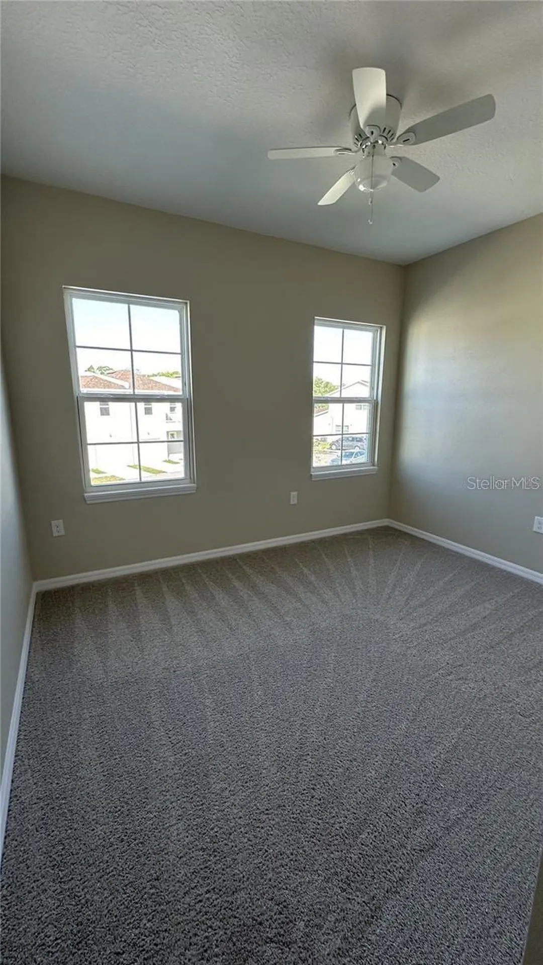 619 Lake Shore Parkway Davenport FL 33896