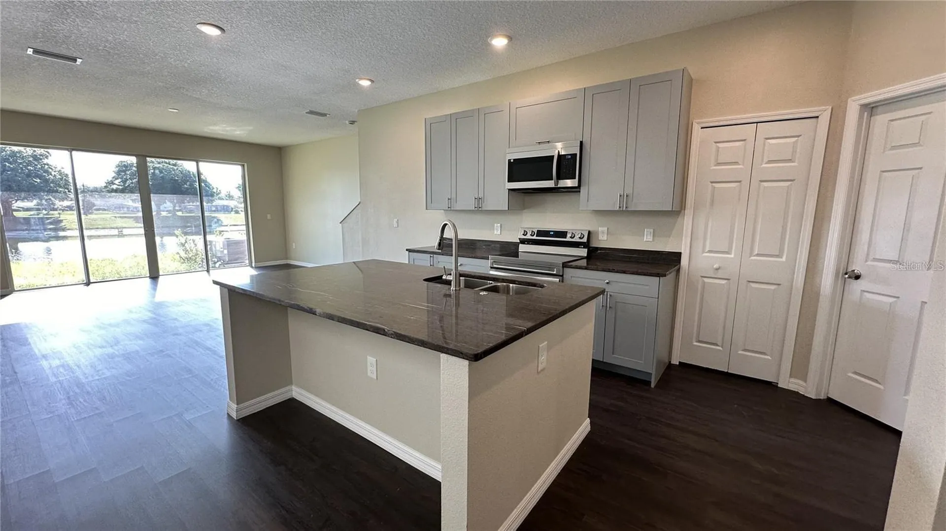 619 Lake Shore Parkway Davenport FL 33896