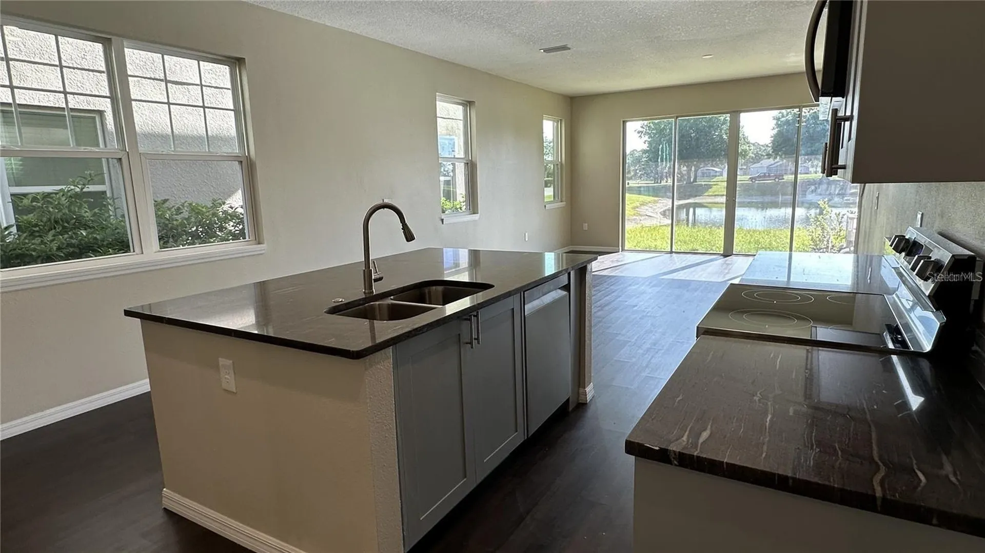 619 Lake Shore Parkway Davenport FL 33896