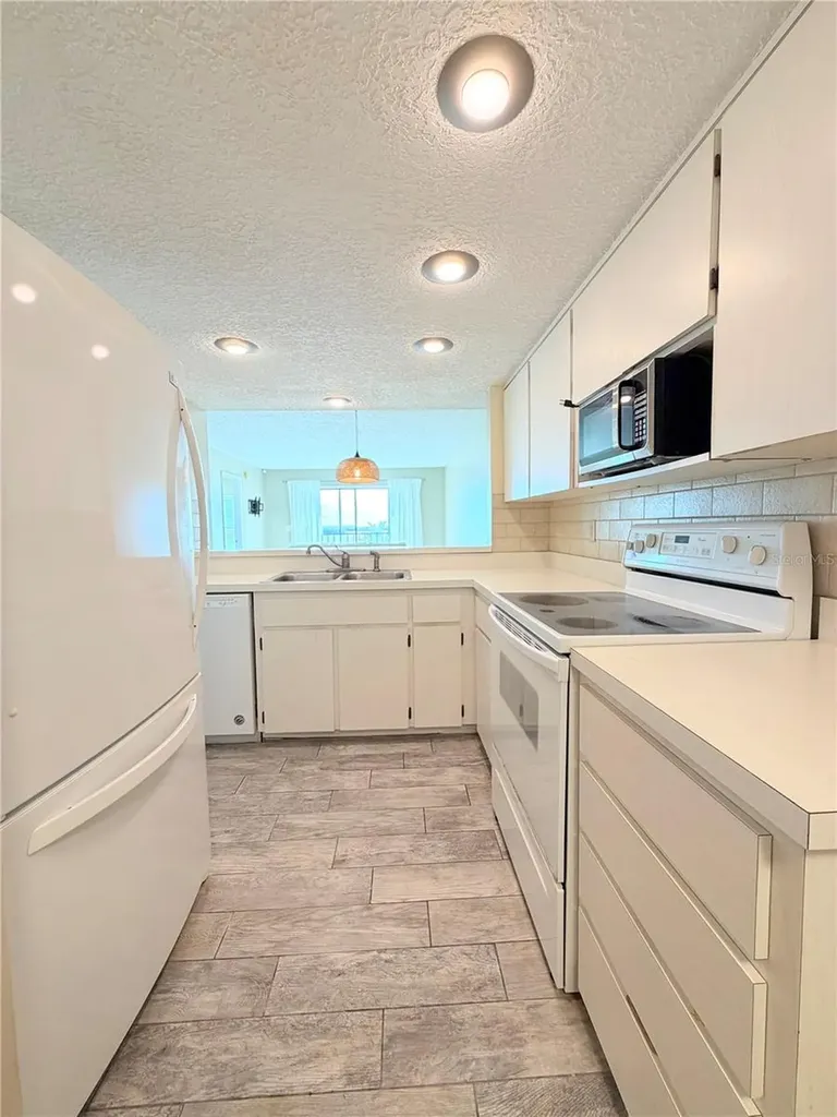 4550 Bay Boulevard Port Richey FL 34668
