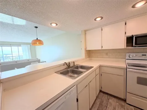 4550 Bay Boulevard Port Richey FL 34668