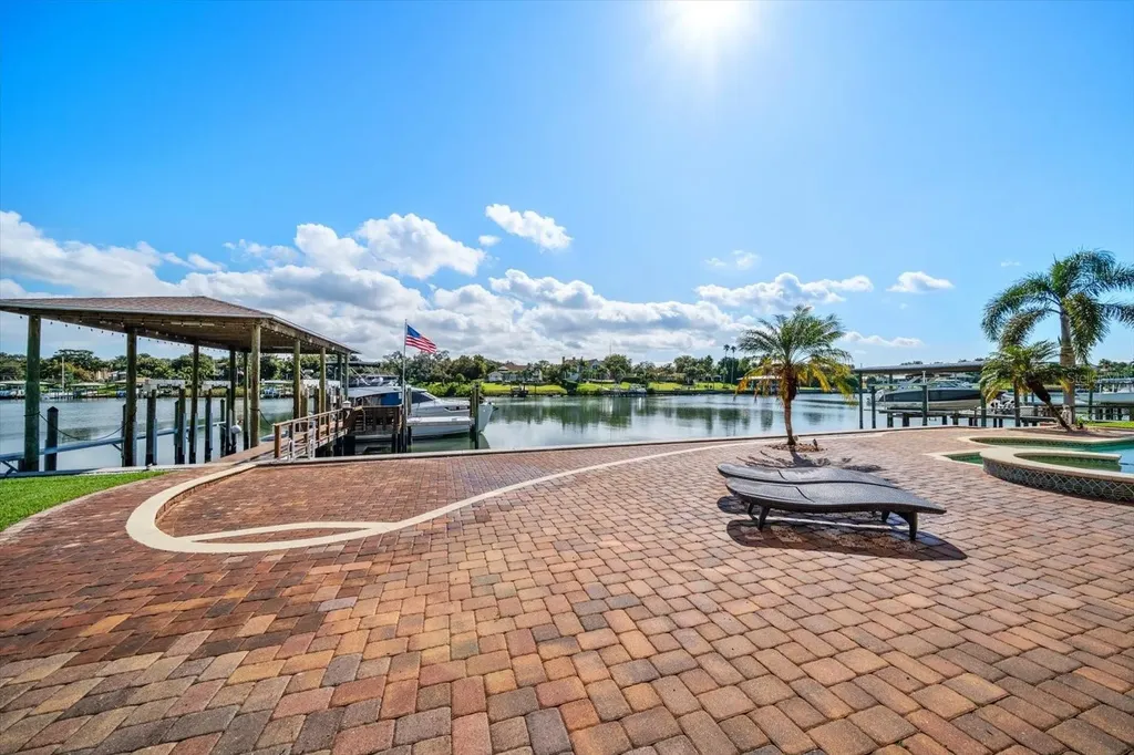 211 Poinciana Lane Largo FL 33770
