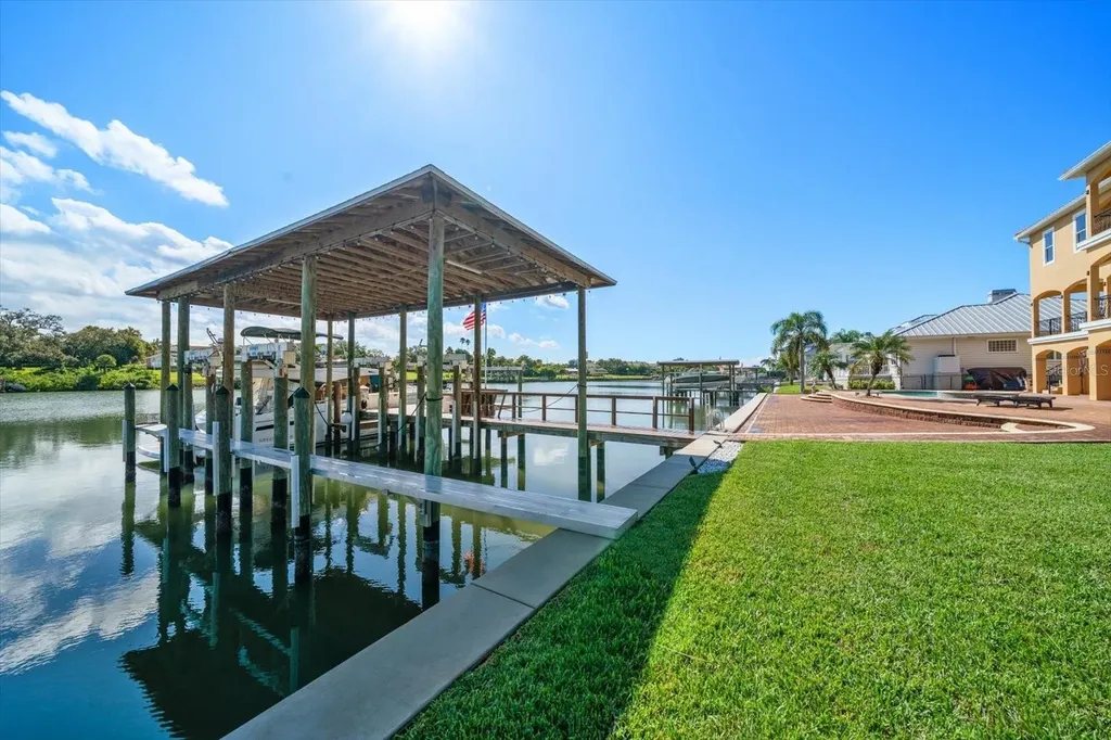 211 Poinciana Lane Largo FL 33770
