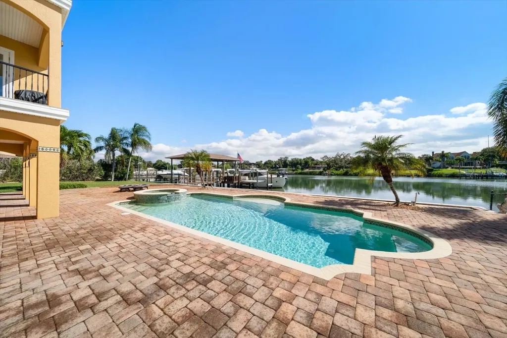 211 Poinciana Lane Largo FL 33770