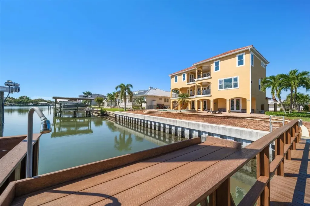 211 Poinciana Lane Largo FL 33770
