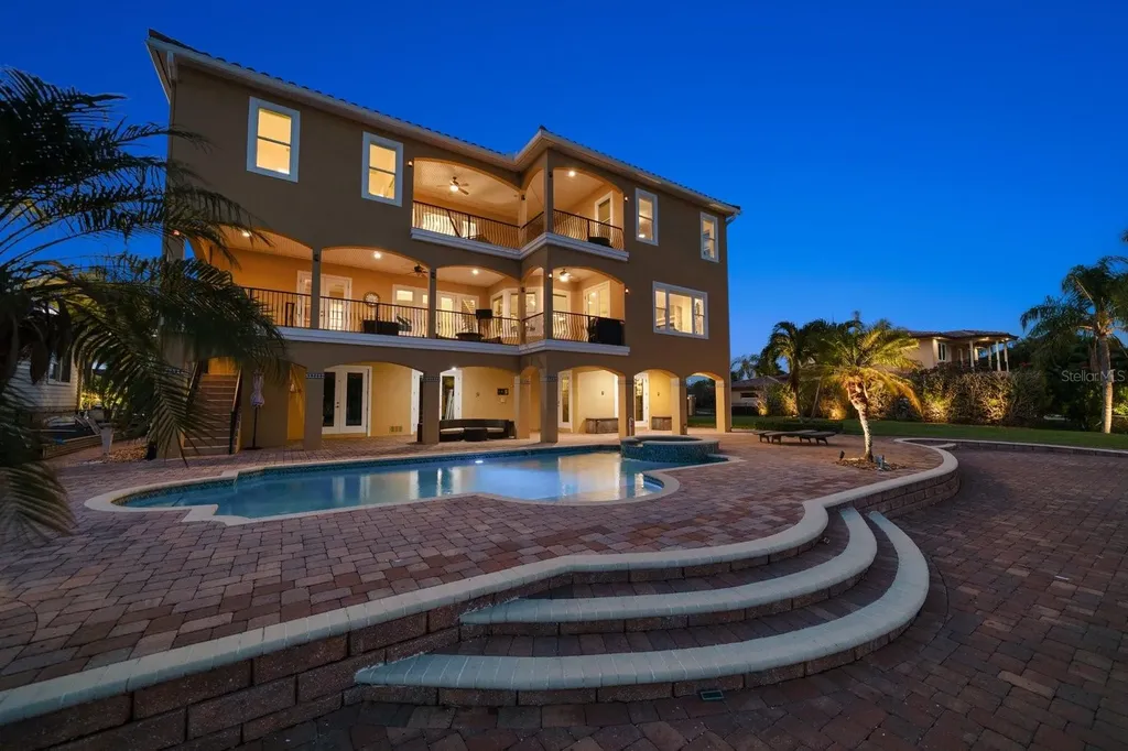 211 Poinciana Lane Largo FL 33770