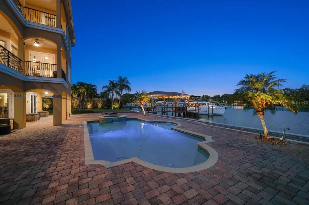 211 Poinciana Lane Largo FL 33770