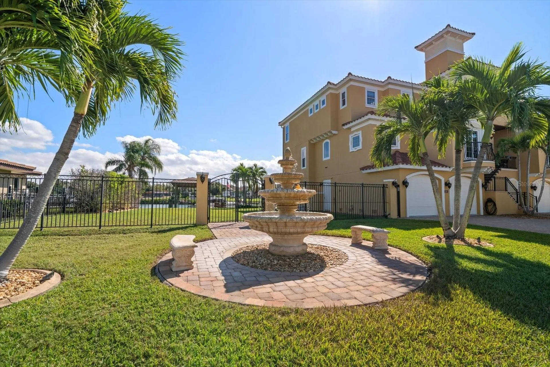 211 Poinciana Lane Largo FL 33770