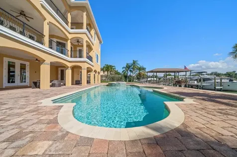 211 Poinciana Lane Largo FL 33770