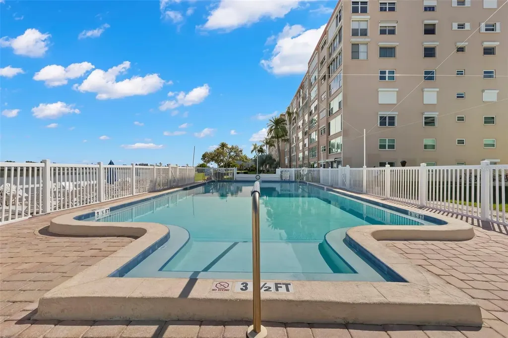 1847 Shore Drive S South Pasadena FL 33707