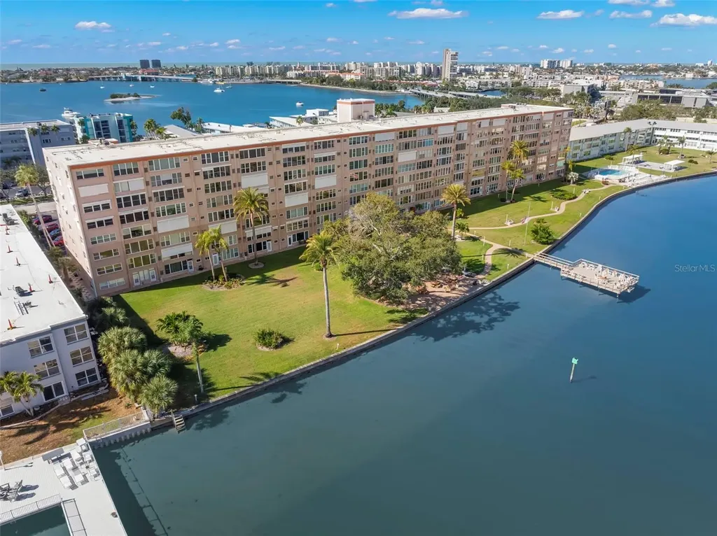 1847 Shore Drive S South Pasadena FL 33707