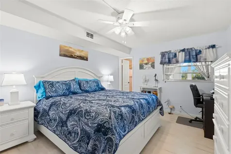 1847 Shore Drive S South Pasadena FL 33707