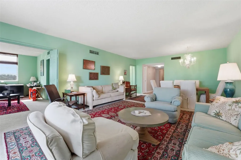 7461 W Country Club Drive N Sarasota FL 34243