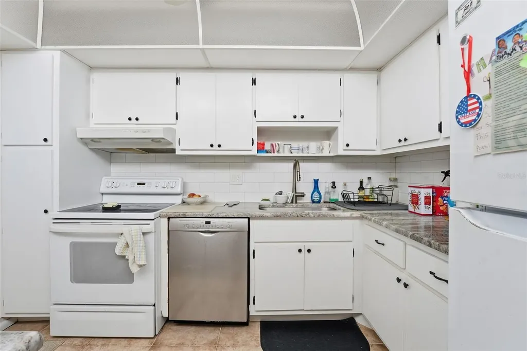 7461 W Country Club Drive N Sarasota FL 34243
