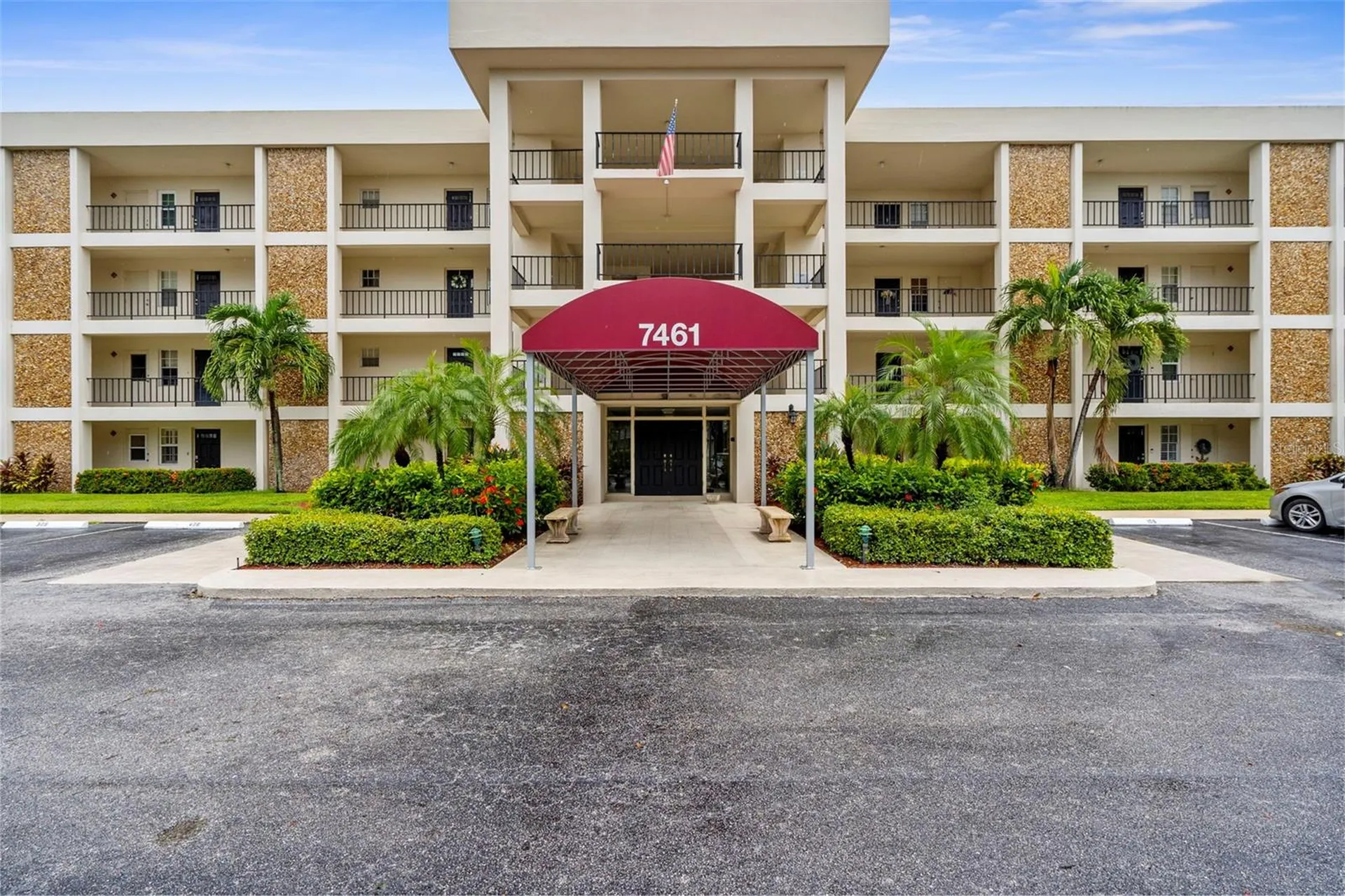 7461 W Country Club Drive N Sarasota FL 34243