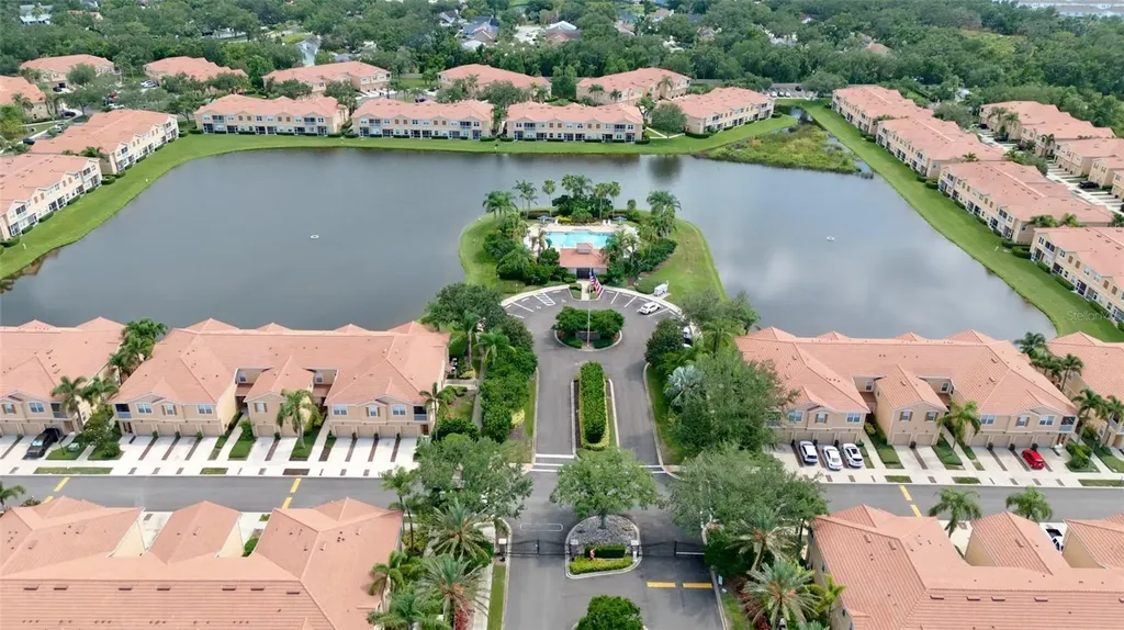 3537 Parkridge Circle Sarasota FL 34243