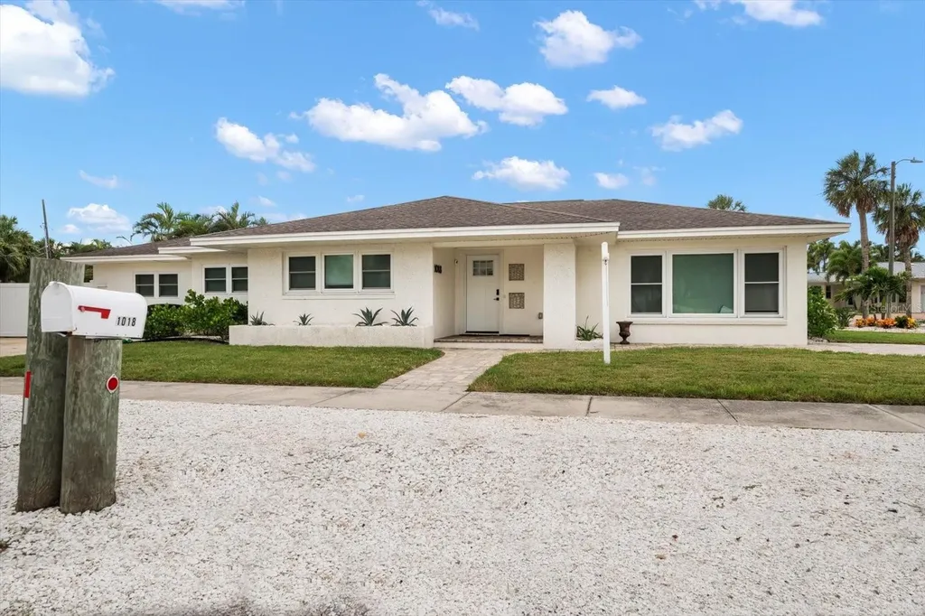 1018 Bay Esplanade Clearwater Beach FL 33767