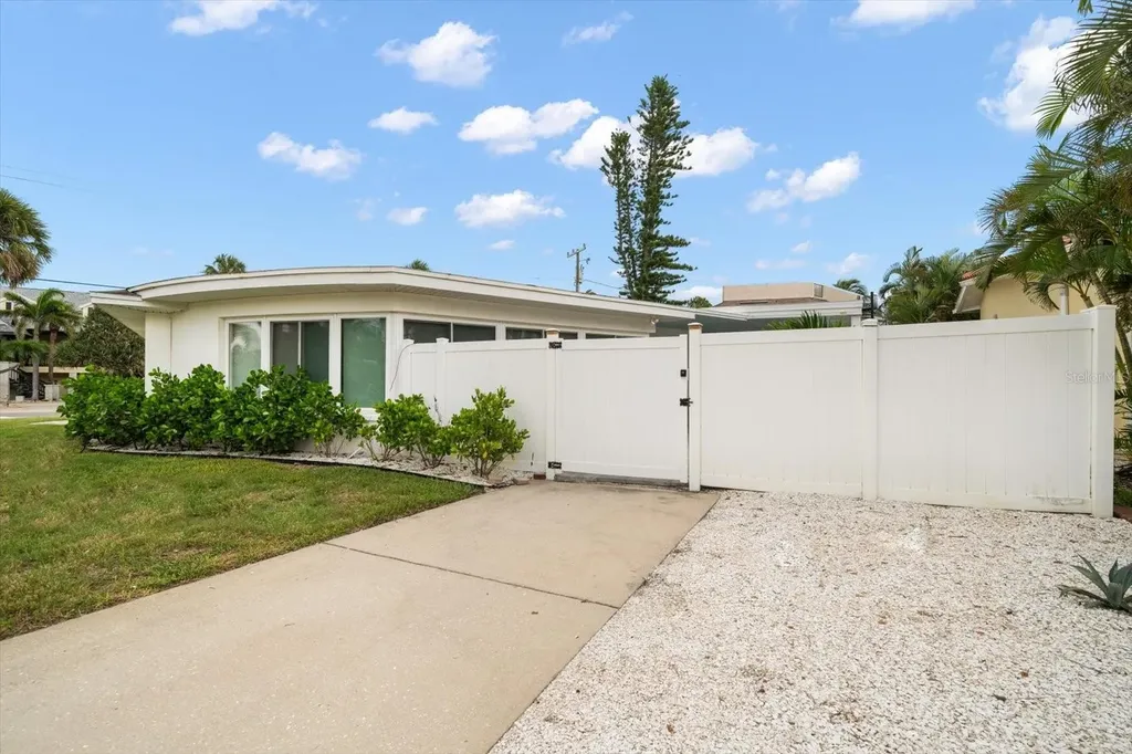 1018 Bay Esplanade Clearwater Beach FL 33767
