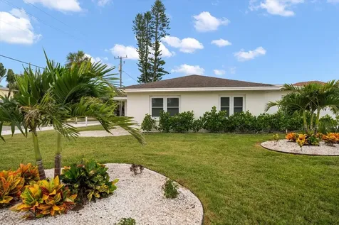 1018 Bay Esplanade Clearwater Beach FL 33767