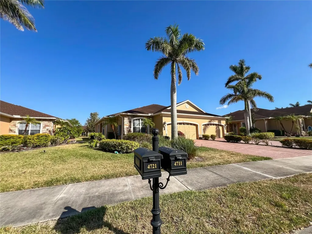 4721 Turnberry Circle North Port FL 34288
