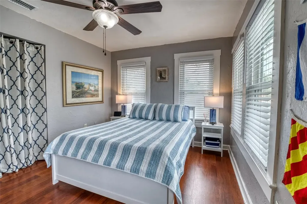 304 15th Street W Bradenton FL 34205