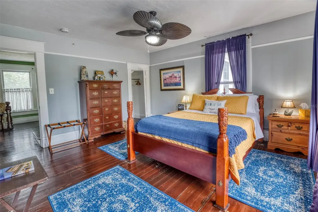 304 15th Street W Bradenton FL 34205