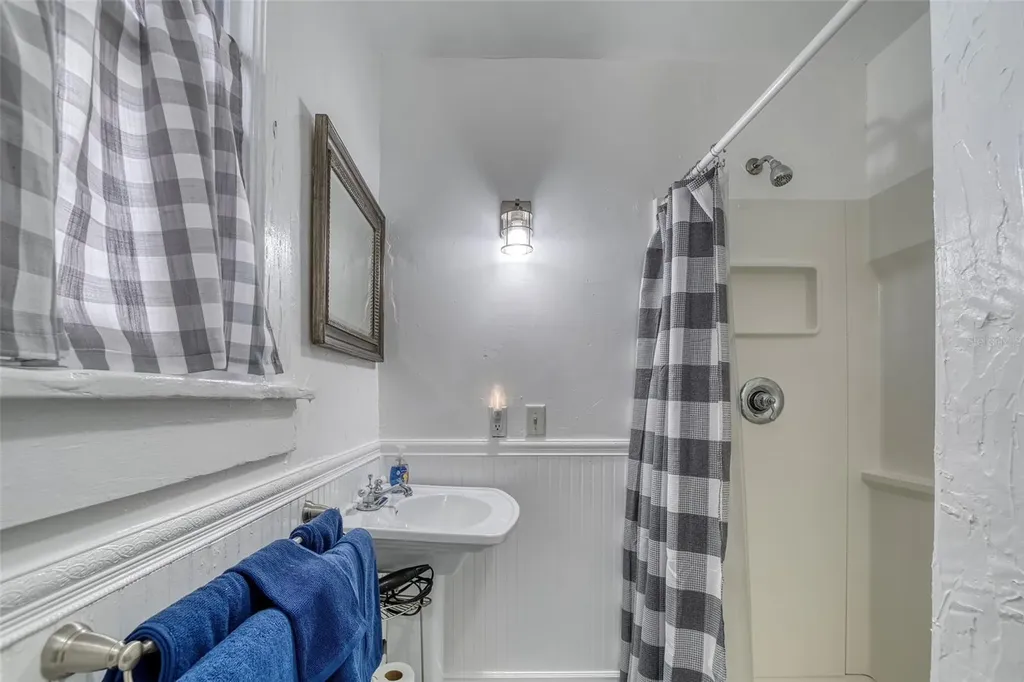 304 15th Street W Bradenton FL 34205