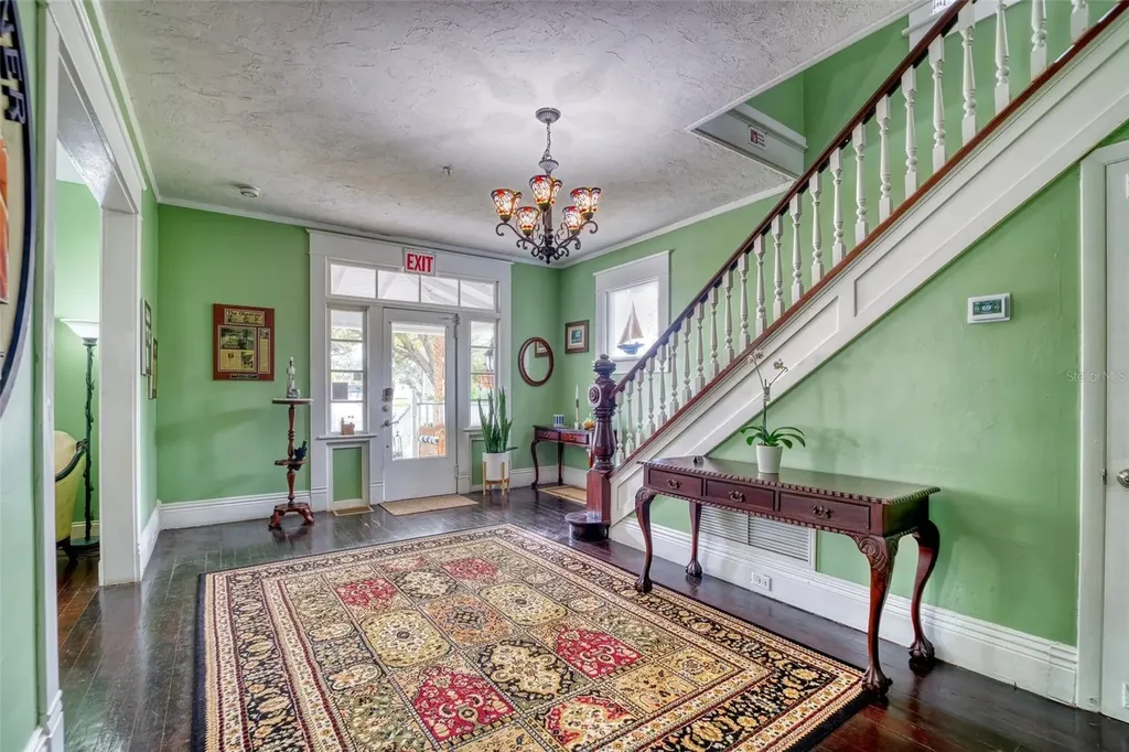 304 15th Street W Bradenton FL 34205