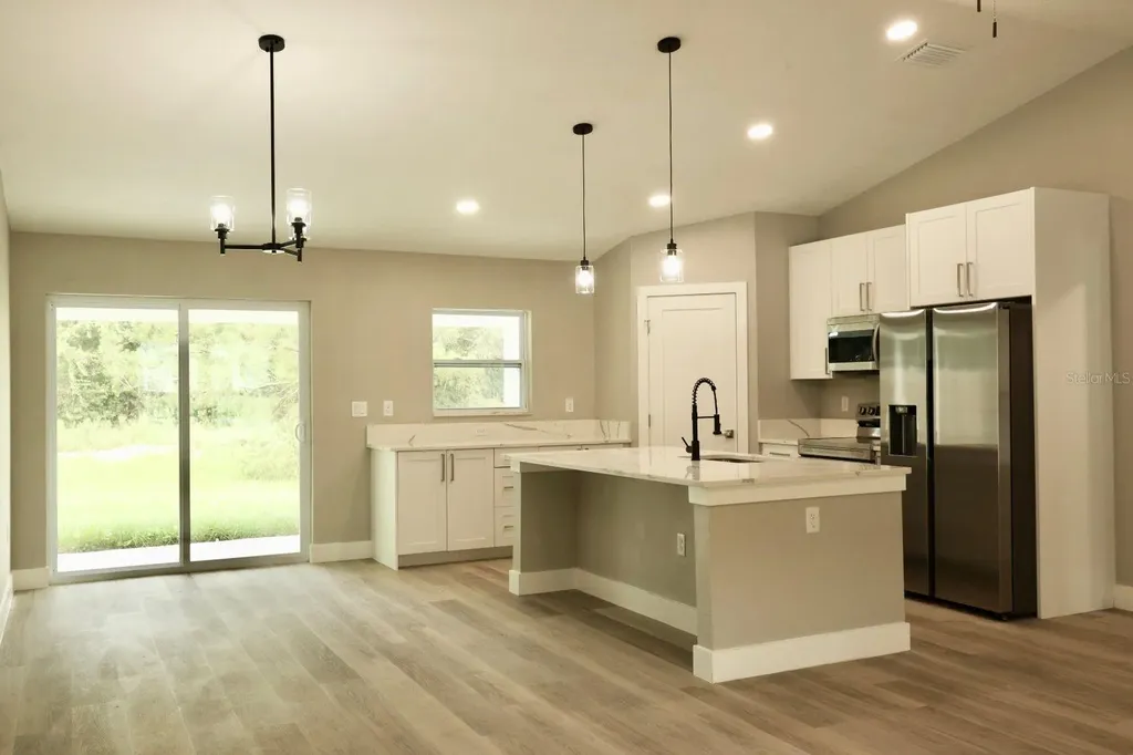 15 Malauka Pass Way Ocklawaha FL 32179