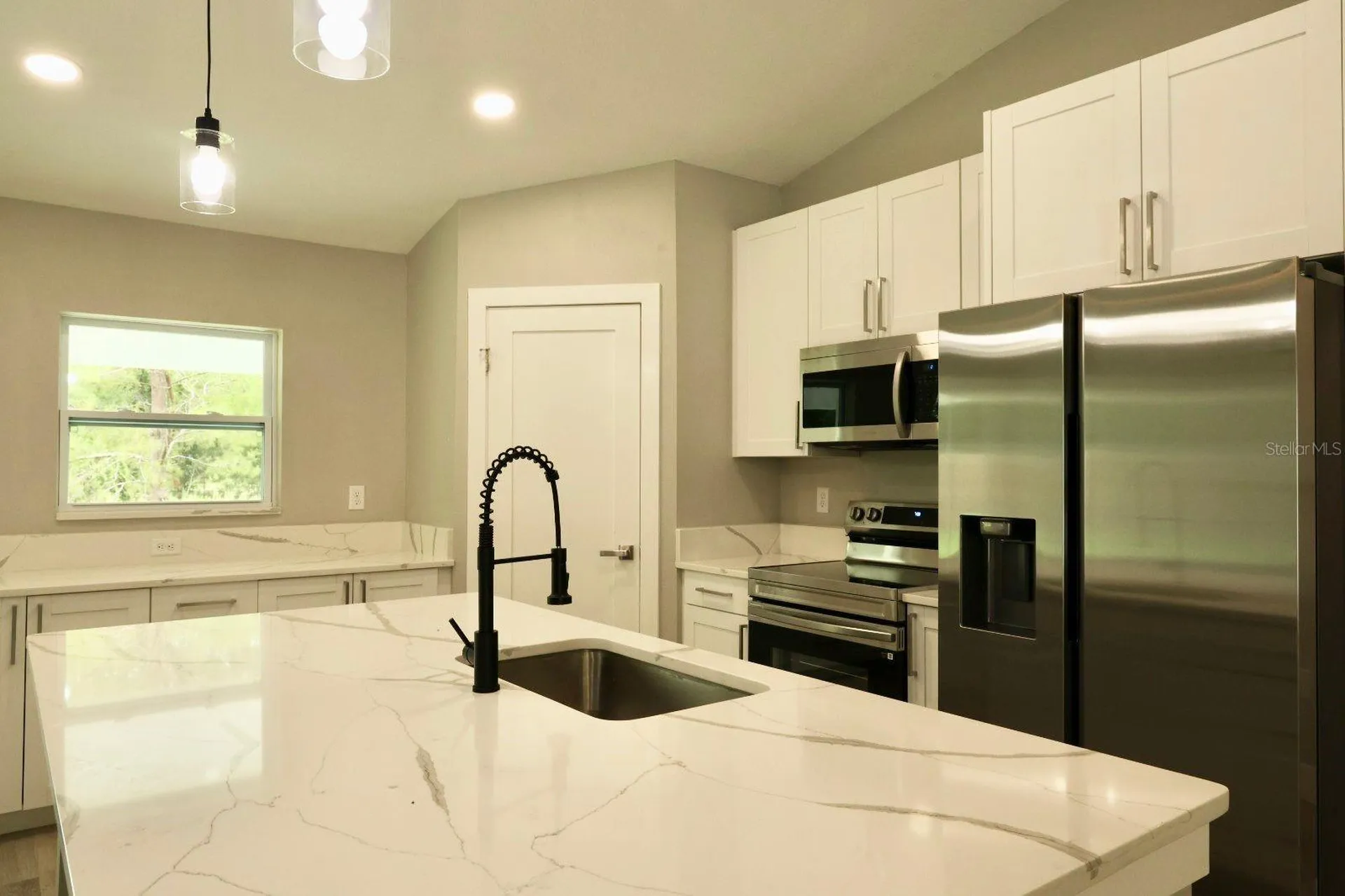 15 Malauka Pass Way Ocklawaha FL 32179