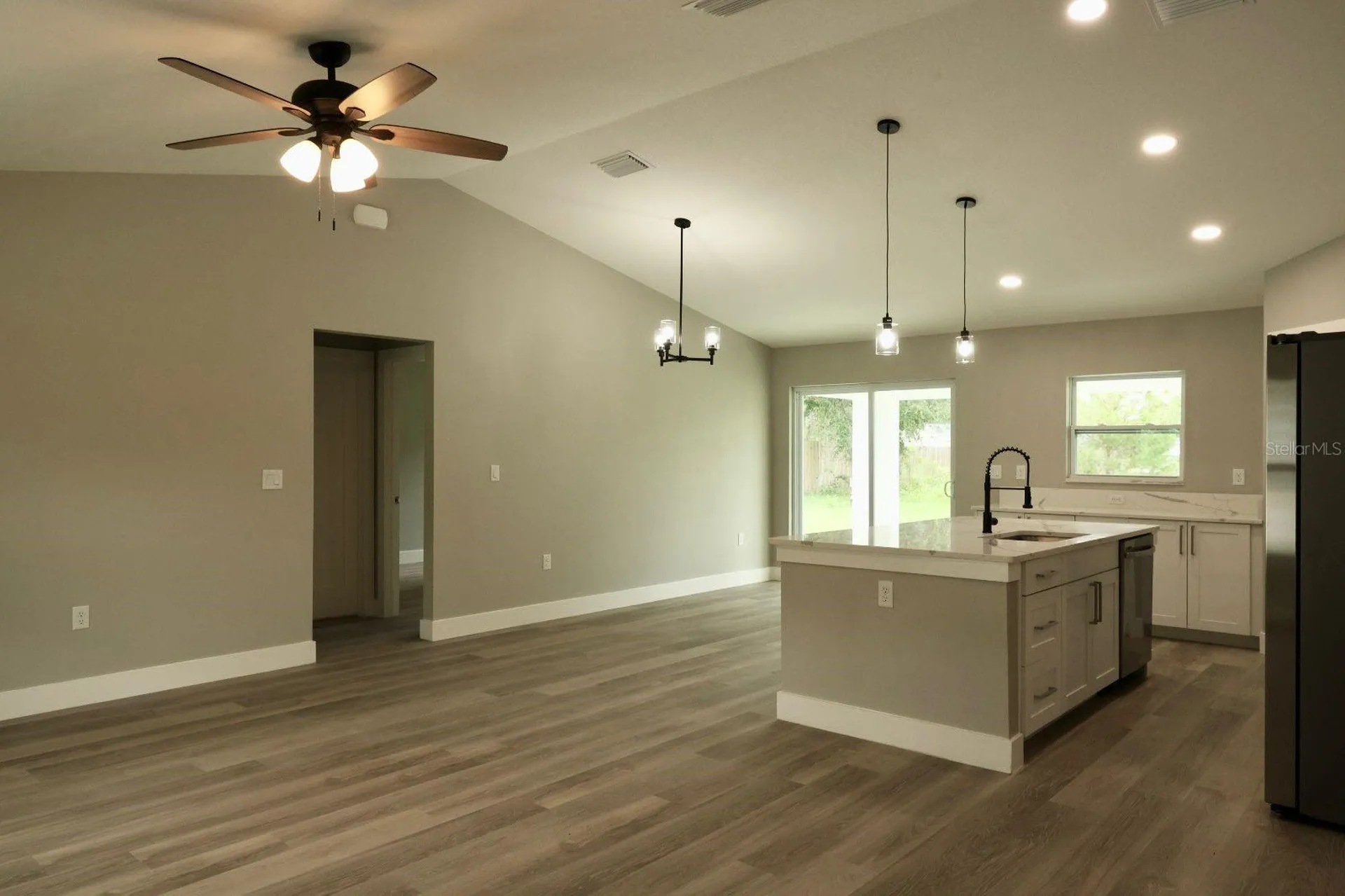 15 Malauka Pass Way Ocklawaha FL 32179