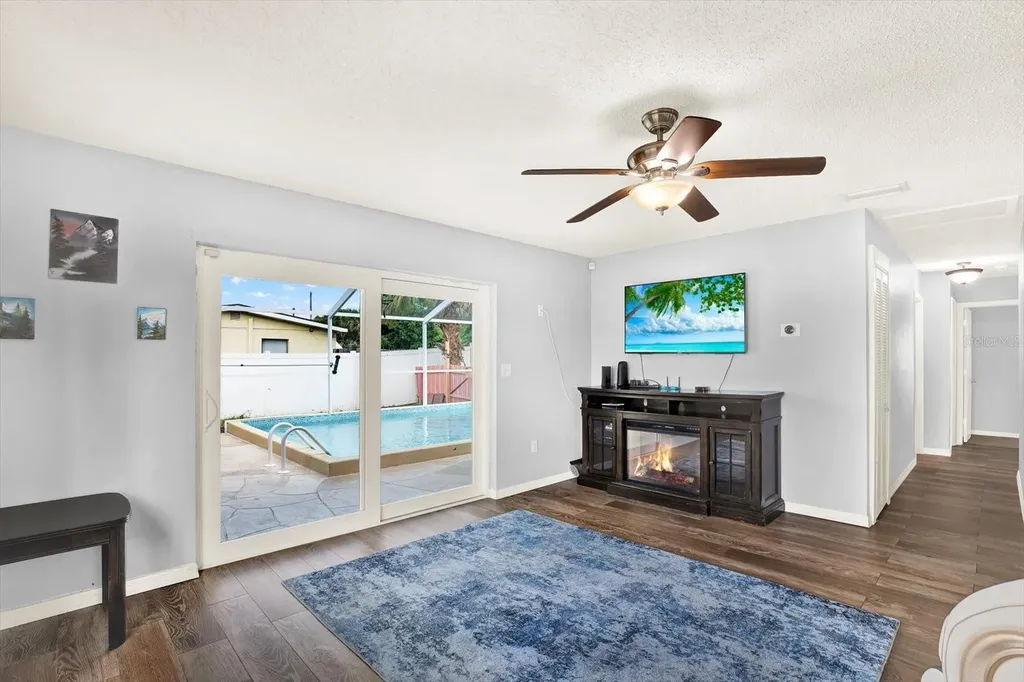 7395 18th Street N St Petersburg FL 33702