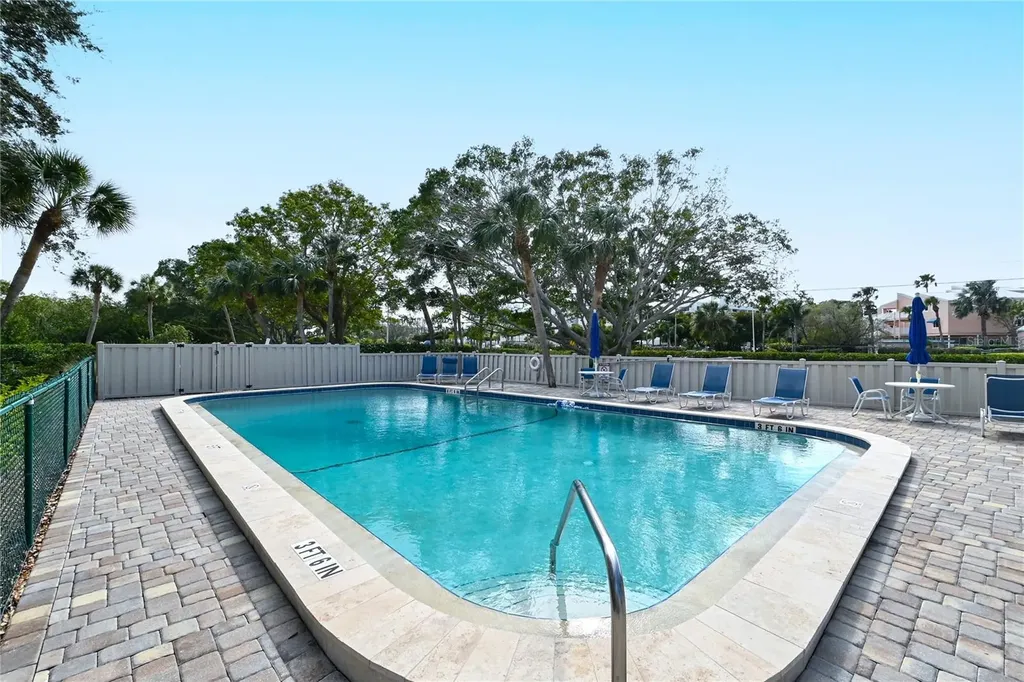 4760 Gulf Of Mexico Dr. Villa 7 Longboat Key FL 34228