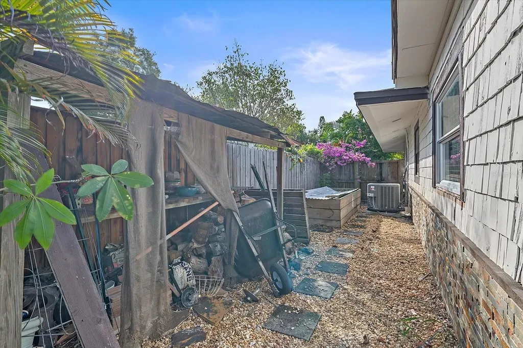 2313 Loma Linda Street Sarasota FL 34239