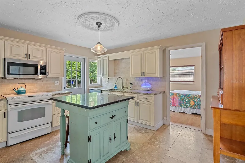2313 Loma Linda Street Sarasota FL 34239