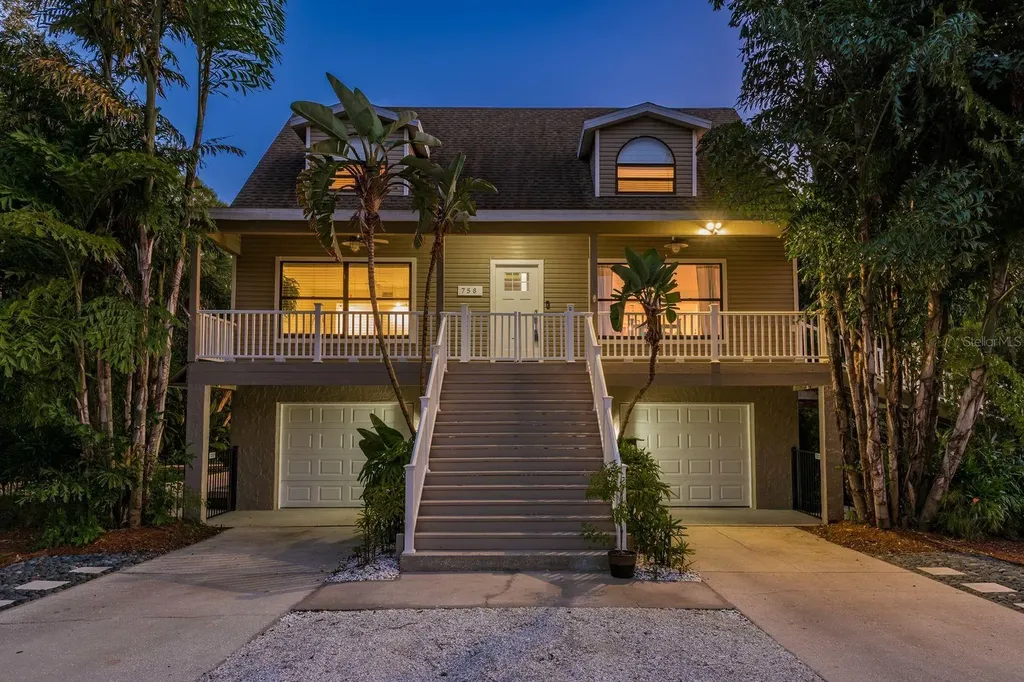 758 Claudia Palm Harbor FL 34683
