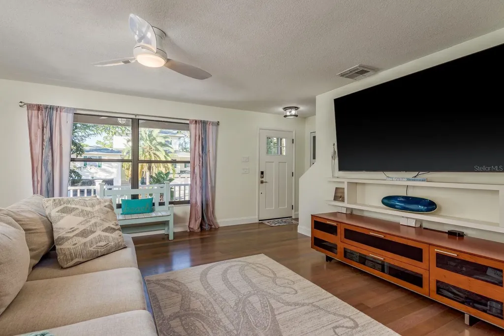 758 Claudia Palm Harbor FL 34683