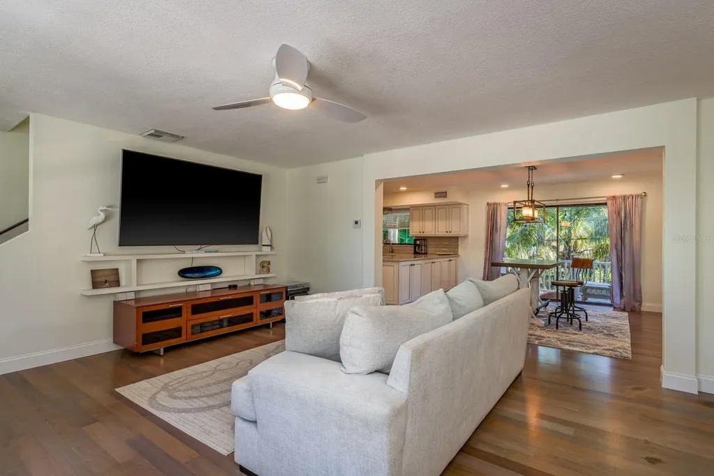 758 Claudia Palm Harbor FL 34683