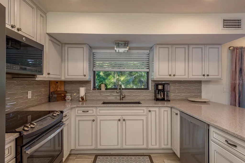 758 Claudia Palm Harbor FL 34683