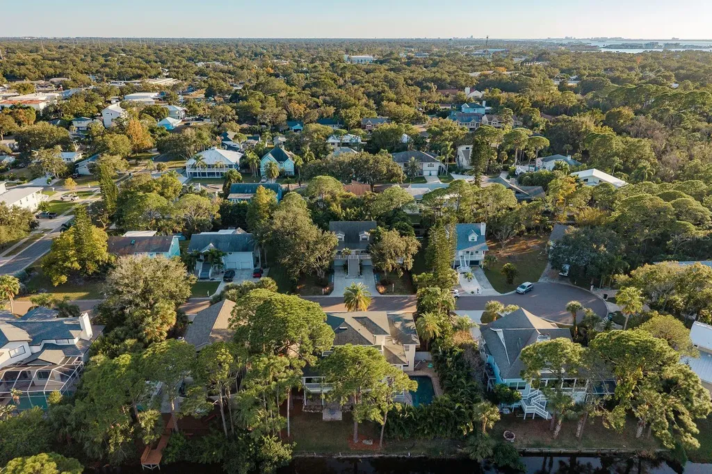 758 Claudia Palm Harbor FL 34683