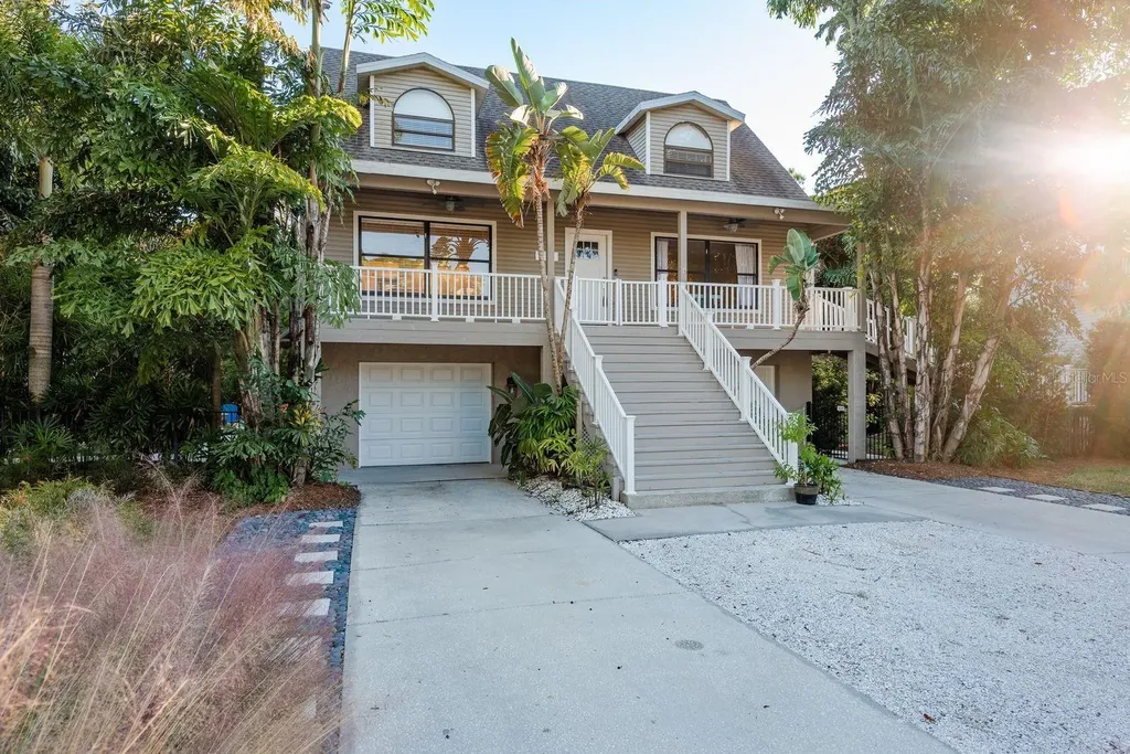 758 Claudia Palm Harbor FL 34683