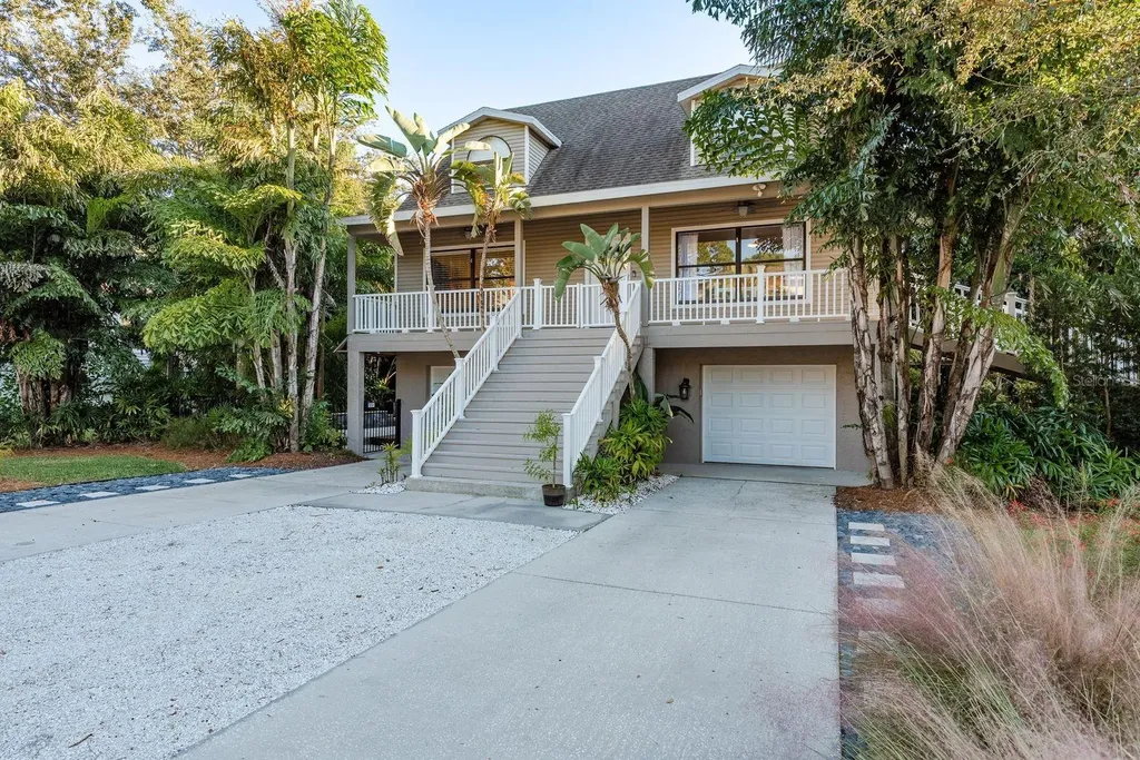 758 Claudia Palm Harbor FL 34683