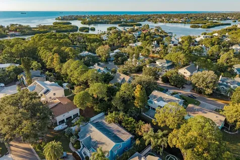 758 Claudia Palm Harbor FL 34683