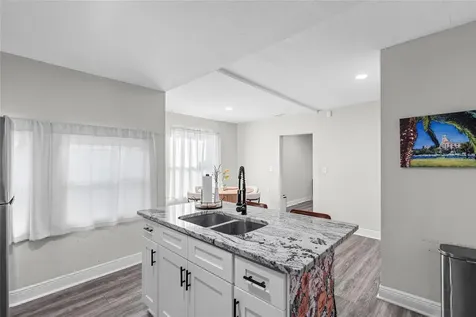 2340 10th Street S St Petersburg FL 33705