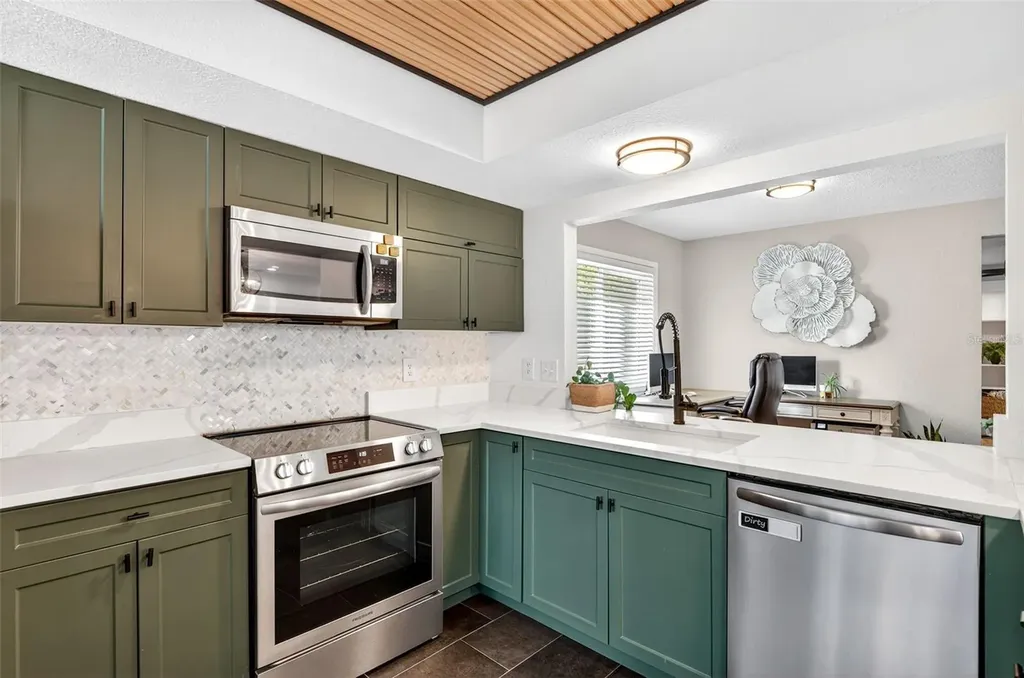 2366 Pembrook Drive Clearwater FL 33764