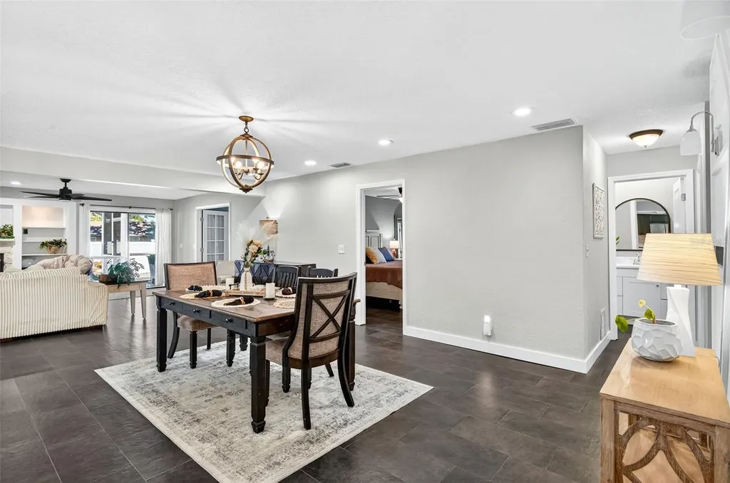 2366 Pembrook Drive Clearwater FL 33764
