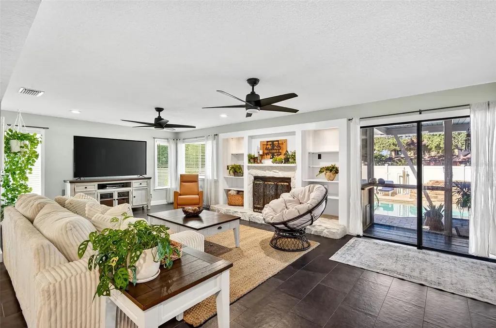 2366 Pembrook Drive Clearwater FL 33764