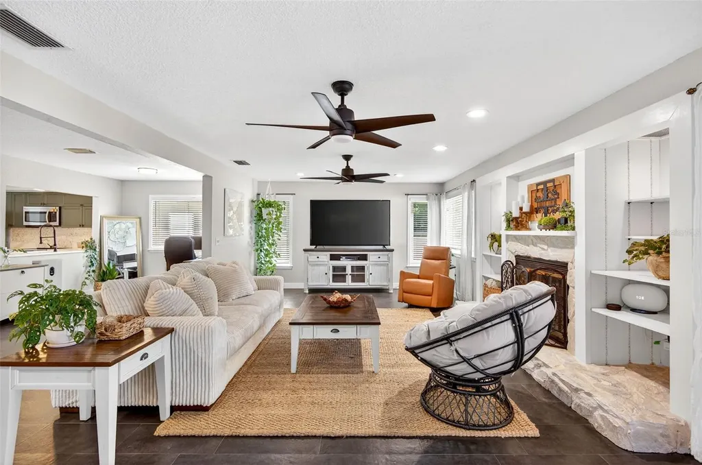 2366 Pembrook Drive Clearwater FL 33764