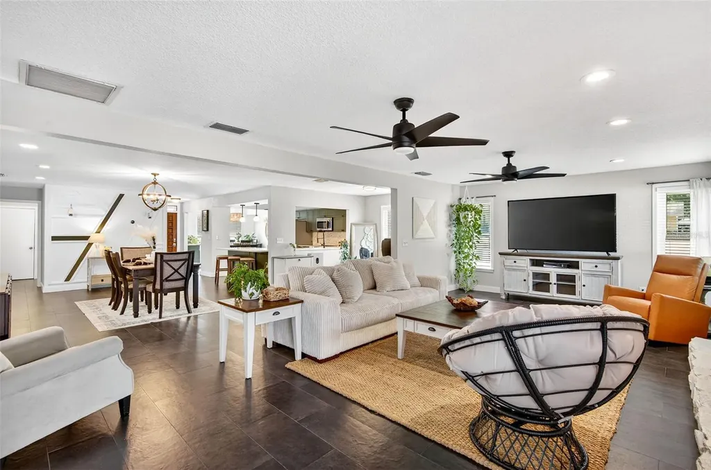2366 Pembrook Drive Clearwater FL 33764
