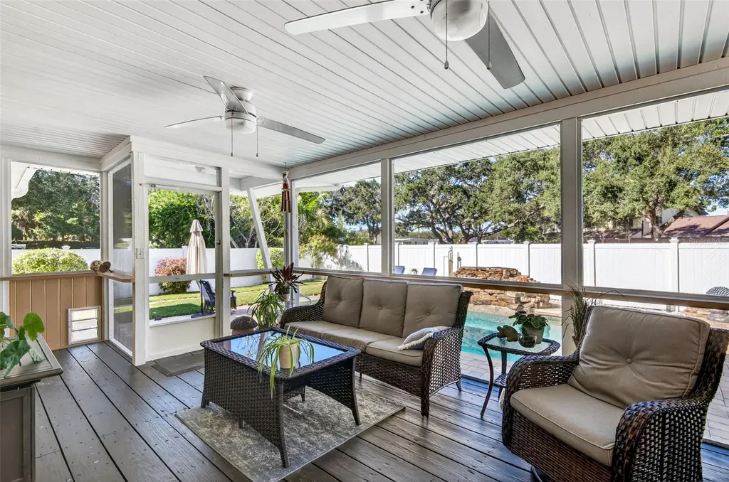 2366 Pembrook Drive Clearwater FL 33764